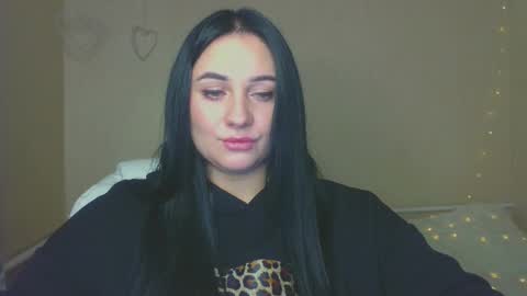Snapshot of emelyblum chatting on October 16, 12:28 pm Emely online show from October 16, 12:28 pm