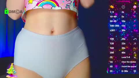 Snapshot of emelycrystal chatting on February 7, 8:11 am Emely online show from February 7, 8:11 am