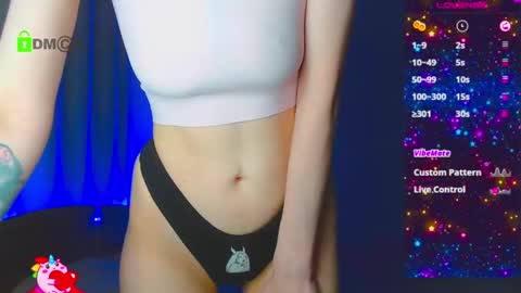 Snapshot of emelycrystal chatting on February 13, 1:29 am Emely online show from February 13, 1:29 am