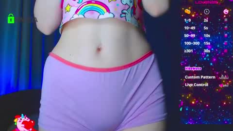 Snapshot of emelycrystal chatting on February 22, 3:23 am Emely online show from February 22, 3:23 am