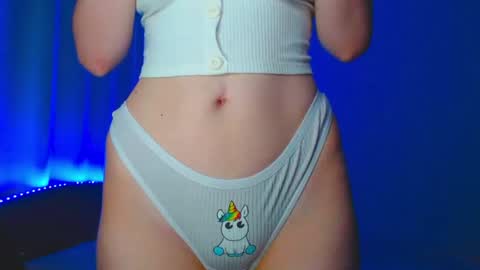 Snapshot of emelycrystal chatting on July 30, 4:00 am Emely online show from July 30, 4:00 am