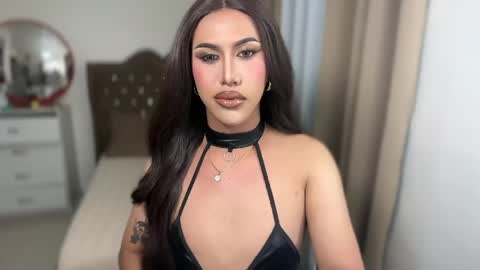 EMELY online show from March 11, 9:37 am