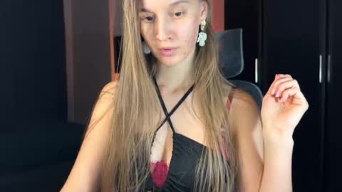 emi__ly online show from January 5, 5:27 pm