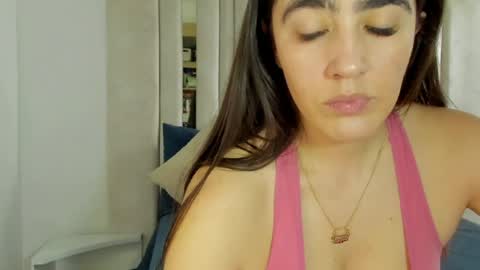 emi_royse online show from April 29, 6:25 pm