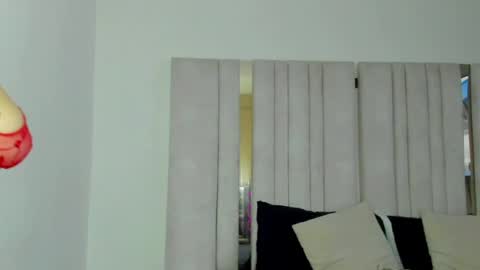 emi_royse online show from July 23, 12:57 am