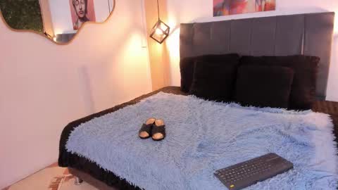 Emi online show from March 11, 3:23 am