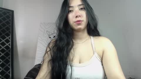 Snapshot of emiantonella_ chatting on October 25, 9:09 pm Antonella online show from October 25, 9:09 pm