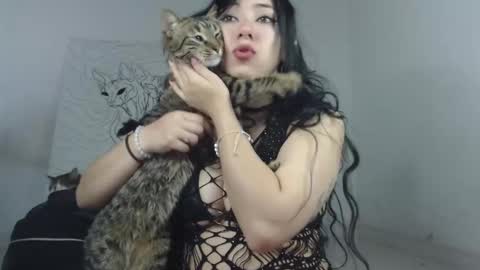 Snapshot of emiantonella_ chatting on October 31, 10:22 pm Antonella online show from October 31, 10:22 pm