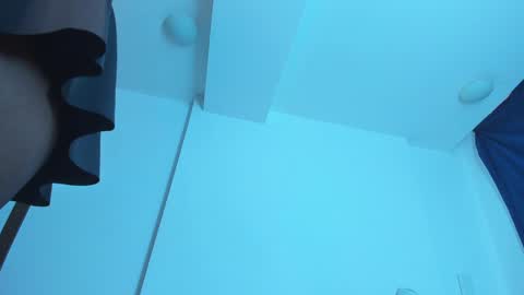 Emi online show from January 20, 6:43 pm