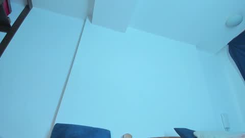 Snapshot of emiily15_ chatting on February 19, 6:21 pm Emi online show from February 19, 6:21 pm