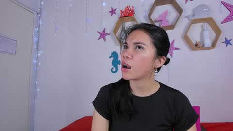 Snapshot of emiily_parkerr chatting on February 13, 3:07 am Emily online show from February 13, 3:07 am