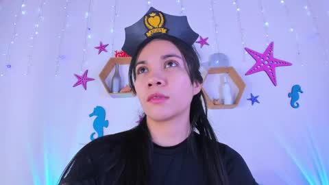 Snapshot of emiily_parkerr chatting on October 31, 2:56 am Emily online show from October 31, 2:56 am