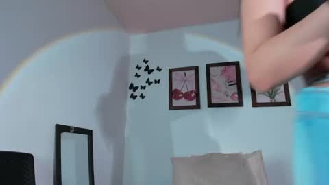 Snapshot of emiily_parkerr chatting on July 6, 9:50 pm Emily online show from July 6, 9:50 pm