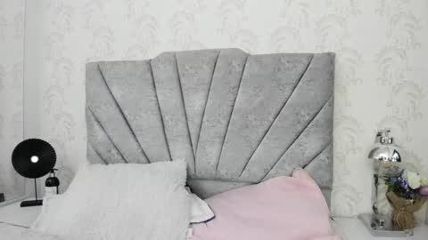 Snapshot of emiily_w1 chatting on October 23, 9:30 am Emily online show from October 23, 9:30 am