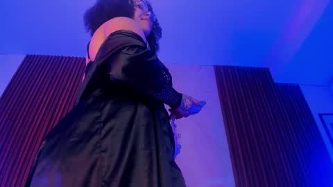   online show from October 11, 9:24 pm