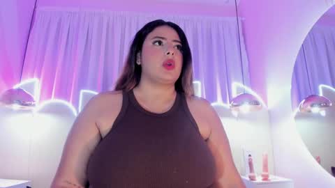 Snapshot of emiilygrace_ chatting on May 6, 11:26 am Emiily Grace online show from May 6, 11:26 am