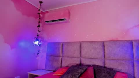 Snapshot of emiilygrace_ chatting on June 10, 11:42 am Emiily Grace online show from June 10, 11:42 am