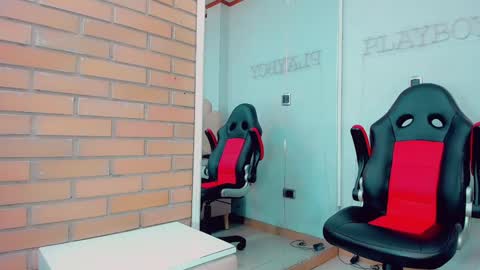 Snapshot of emiilysaenzz chatting on January 20, 9:53 pm EmillySaenz online show from January 20, 9:53 pm