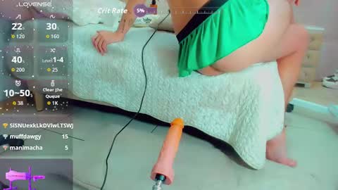 Snapshot of emiilysaenzz chatting on November 27, 6:32 pm EmillySaenz online show from November 27, 6:32 pm