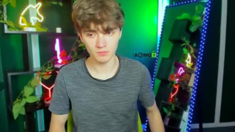 emil_lucky online show from April 29, 6:58 pm