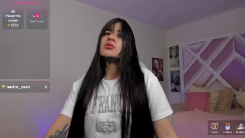 emilayton_ online show from September 16, 7:37 pm