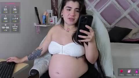 emilayton_ online show from March 20, 8:35 pm