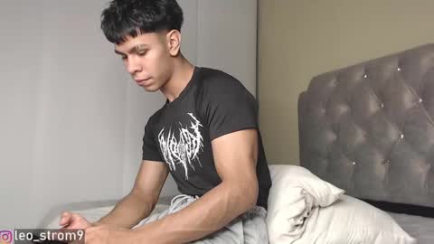 Snapshot of emile_239 chatting on January 23, 2:44 am emile_239 online show from January 23, 2:44 am