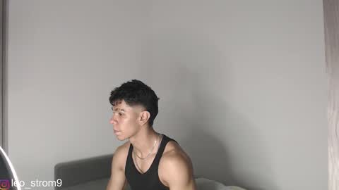 Snapshot of emile_239 chatting on March 11, 4:21 am emile_239 online show from March 11, 4:21 am