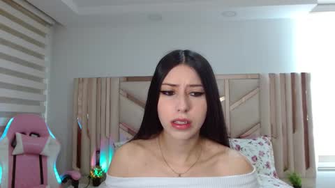 Emilee online show from March 14, 1:05 pm