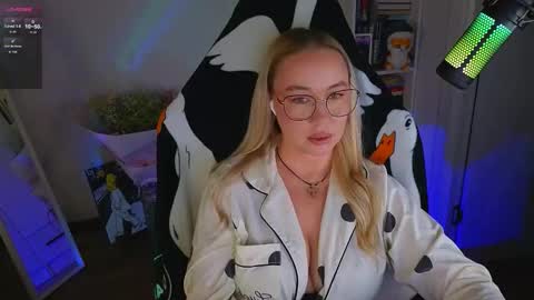 Emili online show from September 9, 11:04 pm