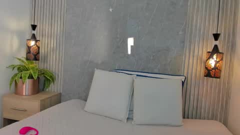 Snapshot of emili__hot chatting on September 24, 11:46 am Emily online show from September 24, 11:46 am