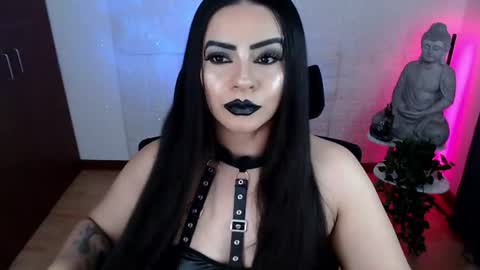 Snapshot of emili_evans_ chatting on June 30, 10:11 pm POWERFULL GODDESS EMILI online show from June 30, 10:11 pm