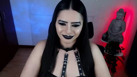 Snapshot of emili_evans_ chatting on July 14, 2:05 am POWERFULL GODDESS EMILI online show from July 14, 2:05 am