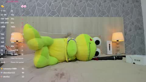 Snapshot of emili_lenus chatting on February 25, 5:36 pm Emili Lenus online show from February 25, 5:36 pm