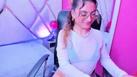 Snapshot of emili_rouse_ chatting on November 13, 3:16 am Emy online show from November 13, 3:16 am