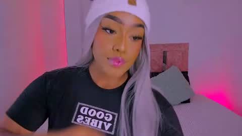 Snapshot of emili_williams10 chatting on July 30, 2:21 am emili_williams10 online show from July 30, 2:21 am