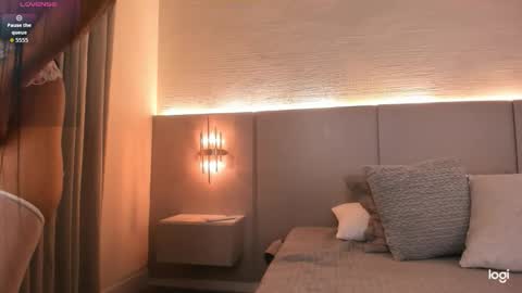 emilia_1040 online show from September 9, 4:01 am