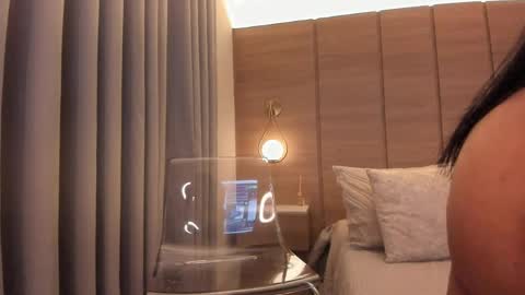 emilia_1040 online show from June 1, 1:02 pm