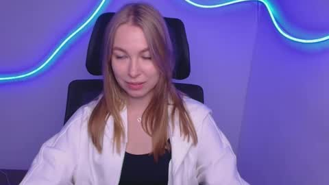 Emilia online show from September 22, 5:31 am