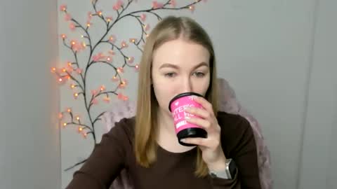 Emilia online show from March 4, 6:30 am