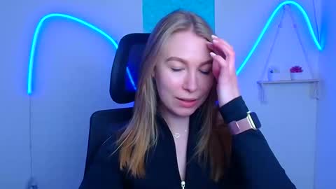 Emilia online show from May 11, 5:24 am