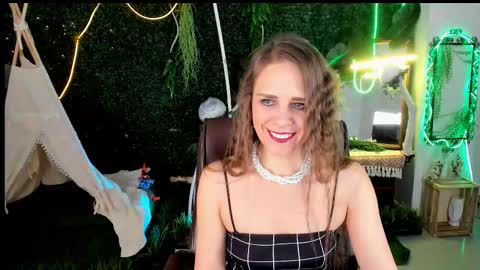 Emilia Bedy online show from December 14, 9:14 am