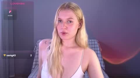 Snapshot of emiliaduchess chatting on July 7, 1:48 pm Amili online show from July 7, 1:48 pm