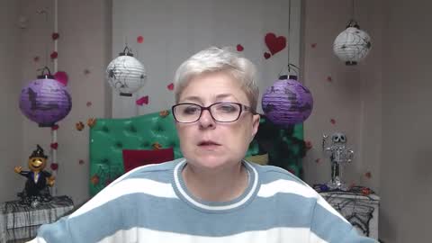 Snapshot of emiliagree chatting on October 26, 6:19 am EmiliaGree online show from October 26, 6:19 am