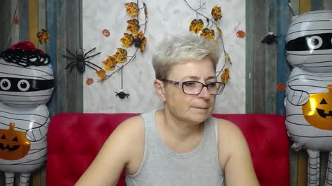 Snapshot of emiliagree chatting on November 2, 6:10 pm EmiliaGree online show from November 2, 6:10 pm