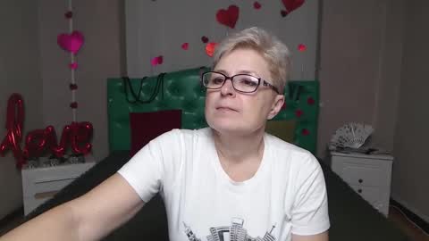 Snapshot of emiliagree chatting on November 20, 6:29 pm EmiliaGree online show from November 20, 6:29 pm