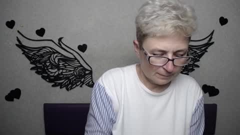 Snapshot of emiliagree chatting on November 23, 6:08 pm EmiliaGree online show from November 23, 6:08 pm