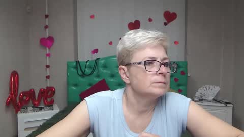 Snapshot of emiliagree chatting on November 24, 6:51 pm EmiliaGree online show from November 24, 6:51 pm