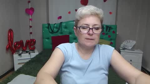 Snapshot of emiliagree chatting on November 26, 6:42 pm EmiliaGree online show from November 26, 6:42 pm