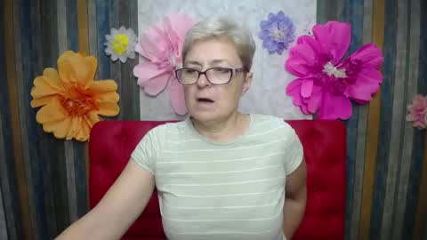 Snapshot of emiliagree chatting on December 5, 6:26 pm EmiliaGree online show from December 5, 6:26 pm